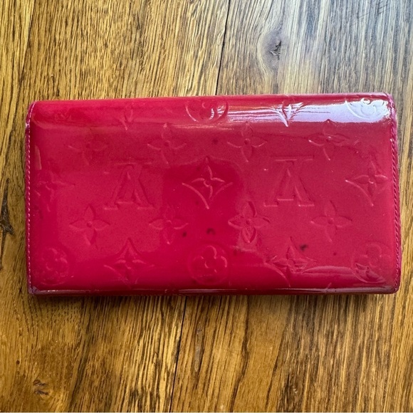 Louis Vuitton Vernis Sarah Wallet - Picture 2 of 12